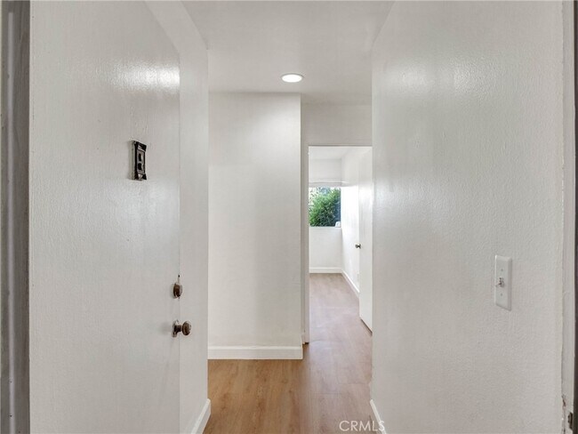 Foto del edificio - 4727 W 147th St
