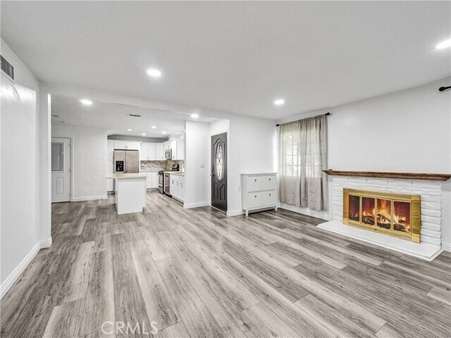 Foto del edificio - 1353 Hallwood Ct