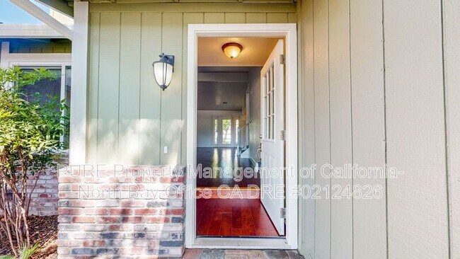 Building Photo - 360 Manka Circle