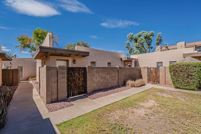 Foto del edificio - REMODELED! One Bedroom/One Bath in Historic Downtown Mesa