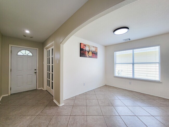 Building Photo - 2131 Cold River Dr