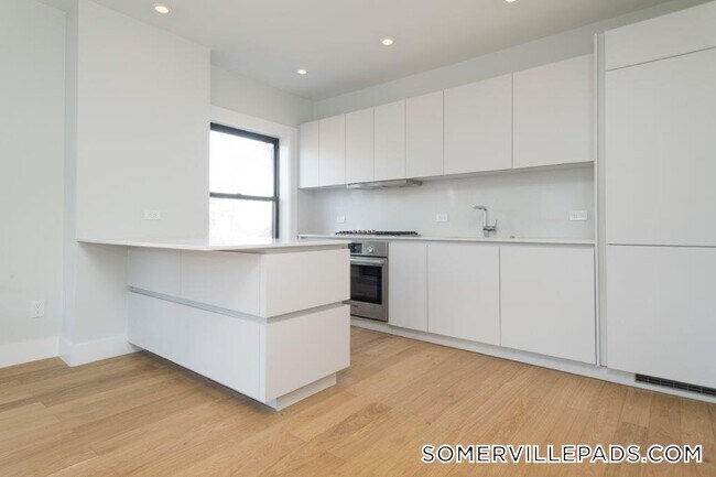 Building Photo - 123 Highland Ave