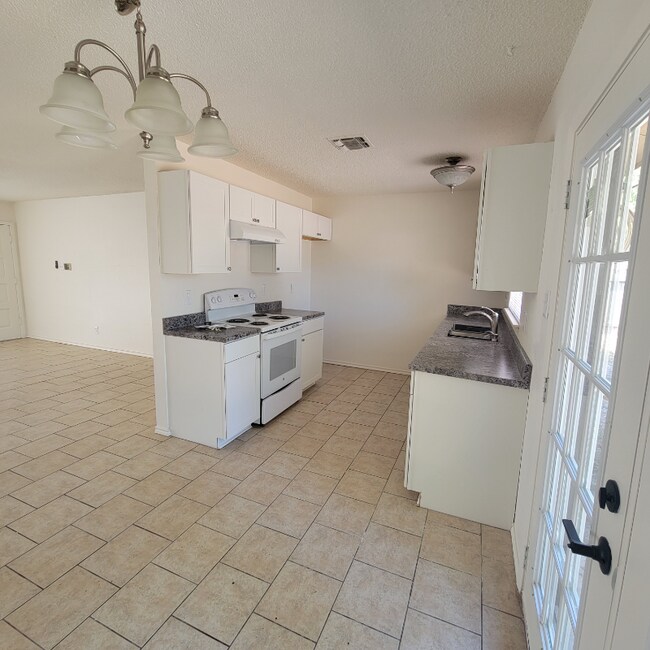 Foto del edificio - 7215 Granite Creek Dr