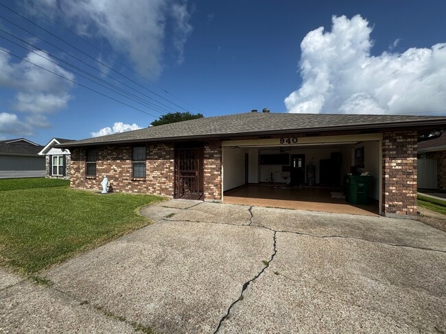 Building Photo - 940 Lee St