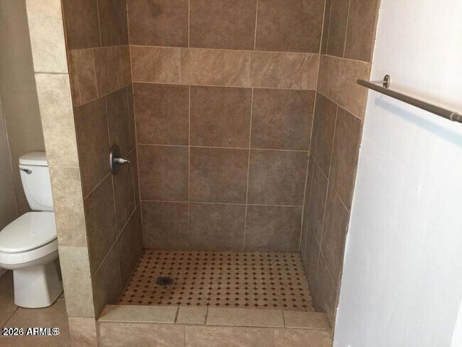 Foto del edificio - 1711 S 28th Dr