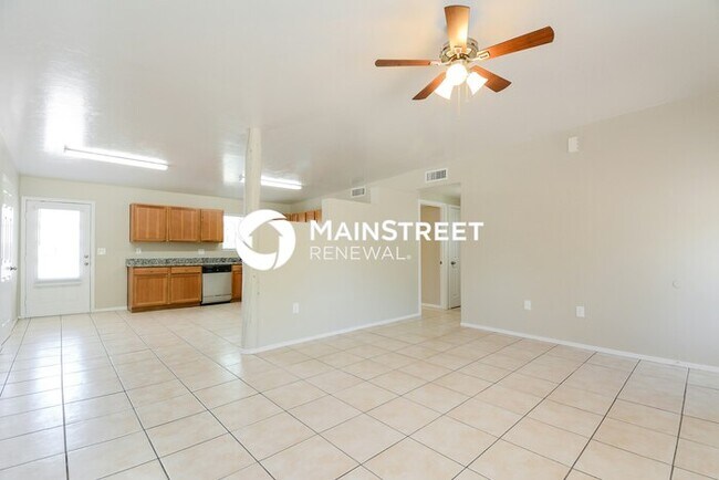 Building Photo - 3 Bedroom Pet-Friendly Home in Tucson, AZ with Main Street Renewal