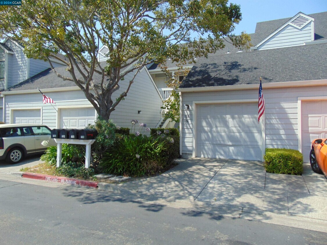 706 Live Oak Ln, Pinole, CA 94564 Condo for Rent in Pinole, CA