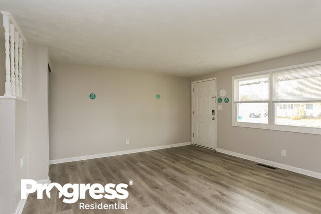 Building Photo - 2887 Addison Dr