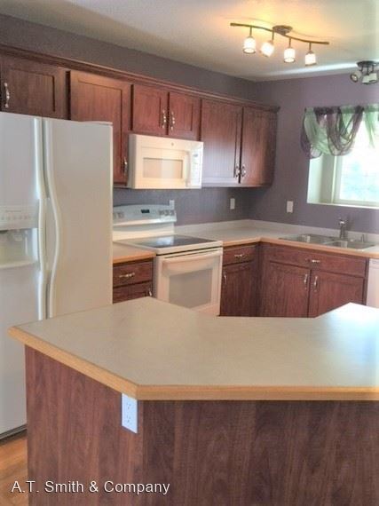 Building Photo - 3 br, 2.5 bath House - 2843 Calkins Place