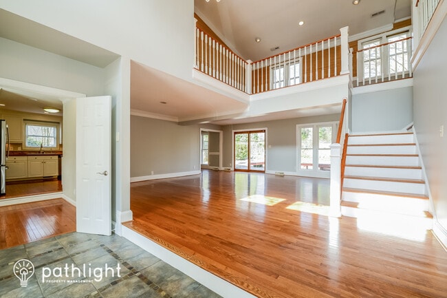 Building Photo - 3443 Scarsborough Dr