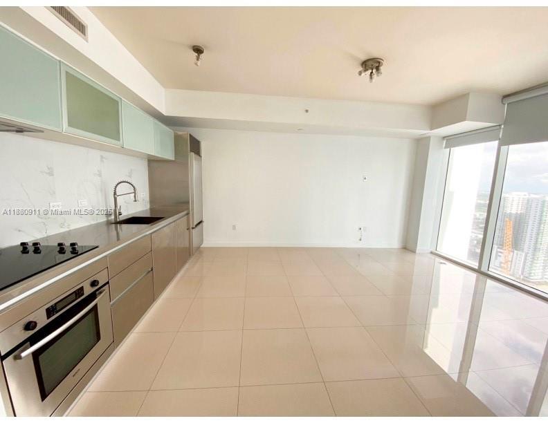 Primary Photo - 1040 Biscayne Blvd