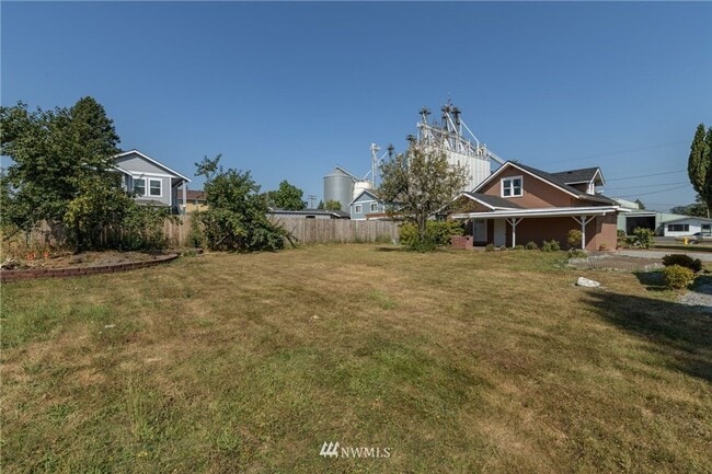 Building Photo - 5723 3rd Ave