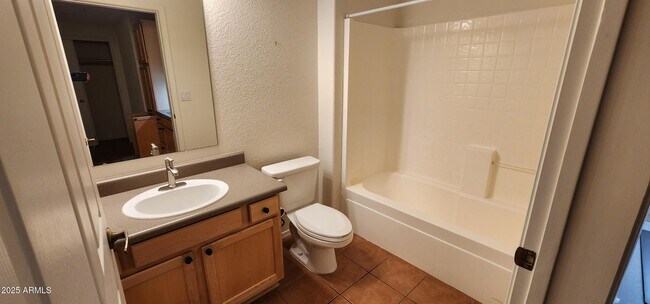 Foto del edificio - 16545 E Gunsight Dr