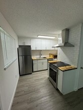 Building Photo - 505 University Walk