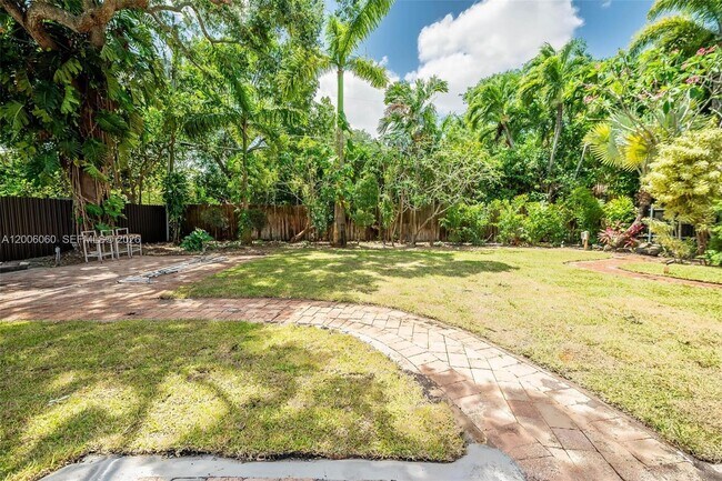 Foto del edificio - Northeast 9th Avenue, North Miami, FL 33161 - 3 BR 1 BA single-family home