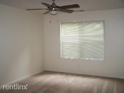 Foto del edificio - 663 Bartons Landing Pl