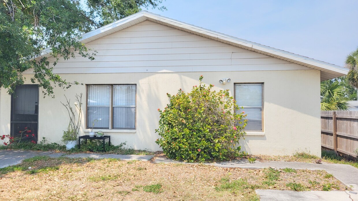 Foto principal - 3535 Bahia Vista St