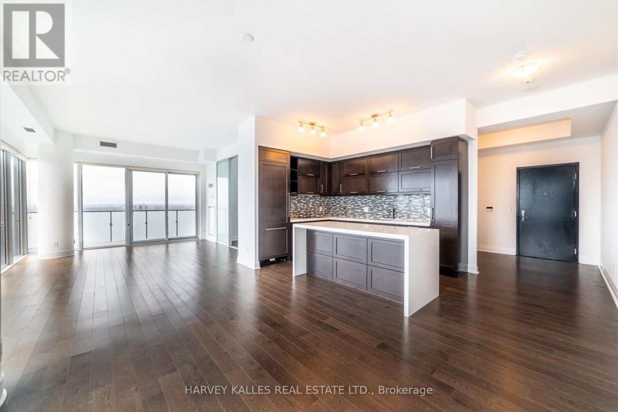 Photo principale - 1080-1080 Bay St.