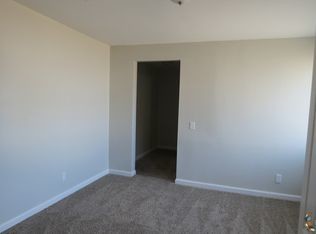 Foto del edificio - 745 Maple Ave