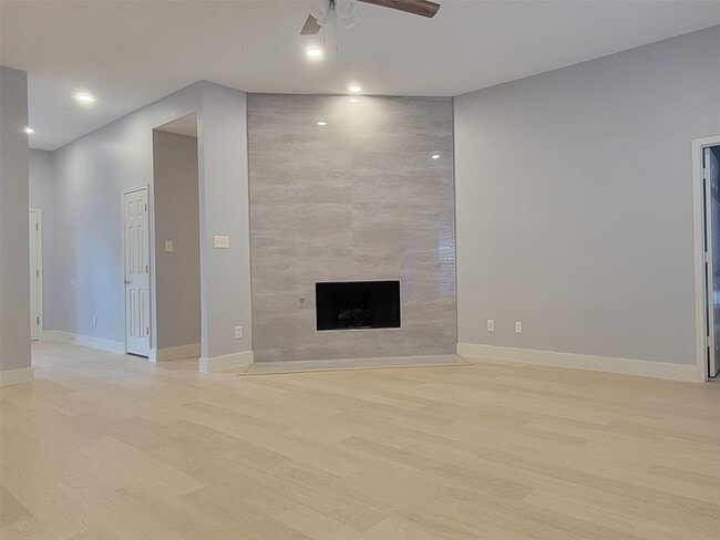 Photo - 424 Ambrose Dr House