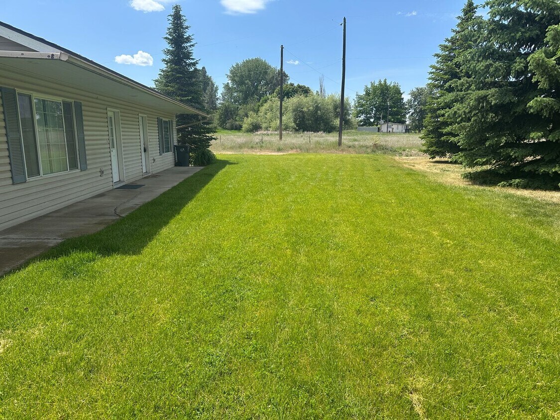 Primary Photo - 3130 Meadow Glen Ln