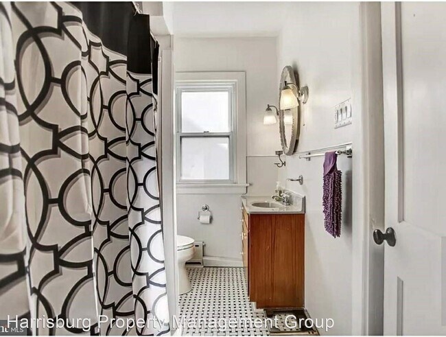 Building Photo - 2 br, 2.5 bath House - 1357 E Chocolate Ave