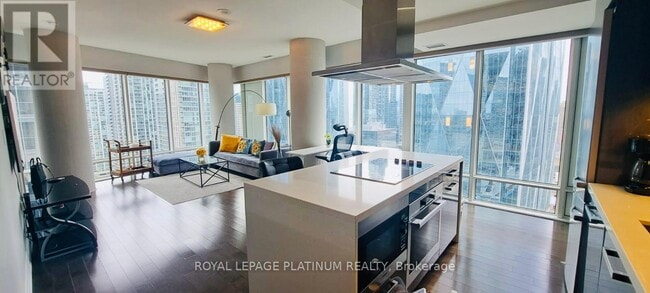 Building Photo - 8 The Esplanade