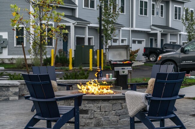 Building Photo - 15 High Street Residences