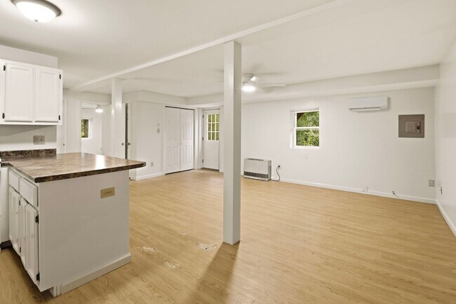 Foto del edificio - 836 Mountain View Rd