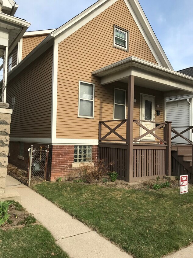 Cape cod style home - 412 N 41st St