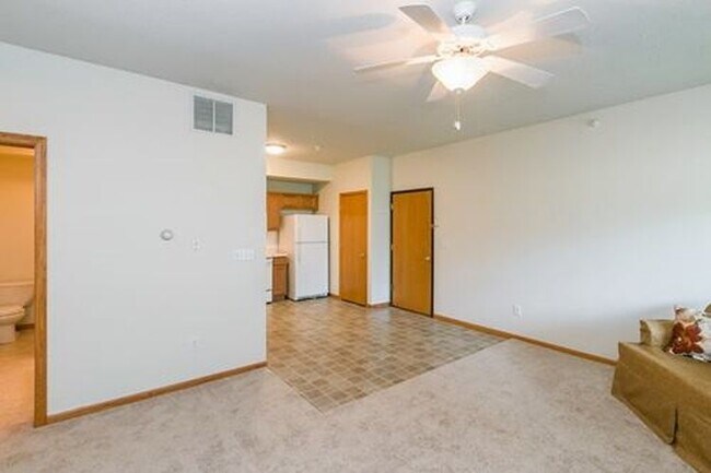 Sala de estar - 876 Boston Way