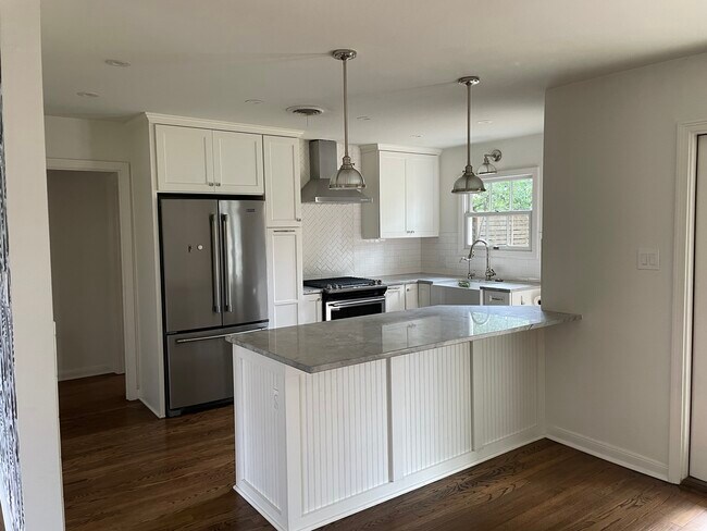 Building Photo - 4002 Idlewild Rd