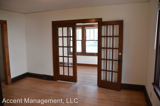 Building Photo - 935 Vilas Ave