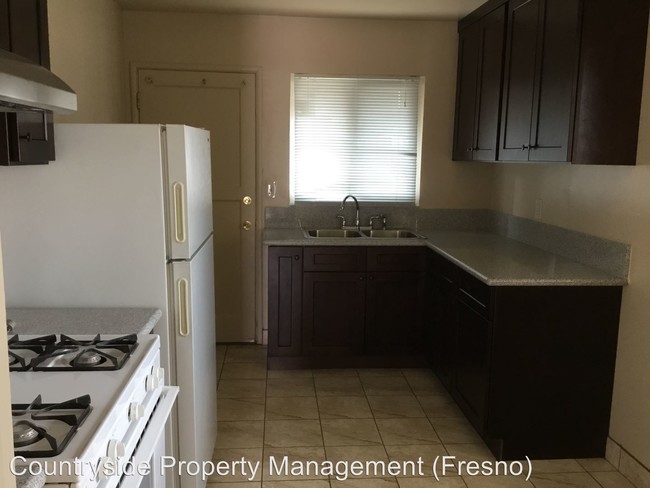 Foto del edificio - 3344-3350 E Clinton Ave
