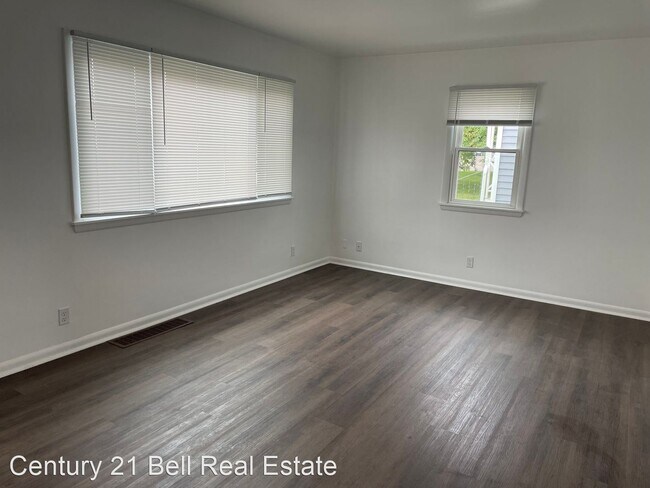 Building Photo - 3 br, 1.5 bath House - 2808 East 12th Street