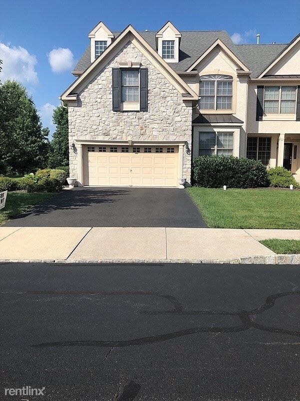 Primary Photo - 23 Penn Crossing Dr