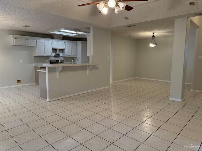 Foto del edificio - 12 Emory Ave