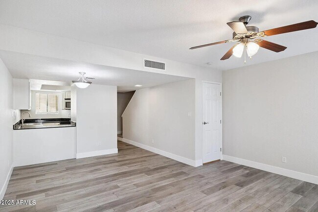 Foto del edificio - 935 N Granite Reef Rd