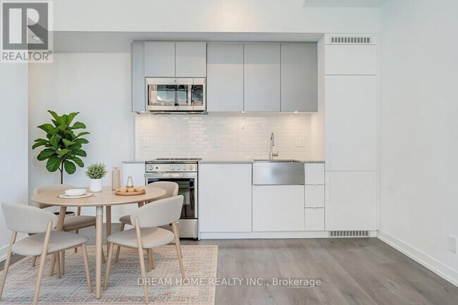 Photo du bâtiment - 270 Dufferin St