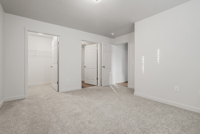3x2 Bedroom - Heritage Park