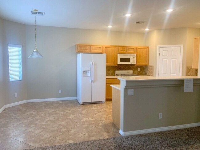Foto del edificio - Beautiful 3 Bedroom Home in Mountains Edge with Pool/Spa