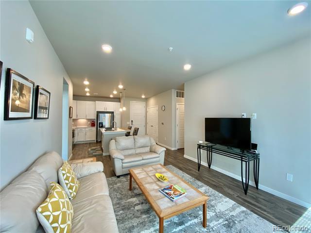 Foto del edificio - 420 E Fremont Pl