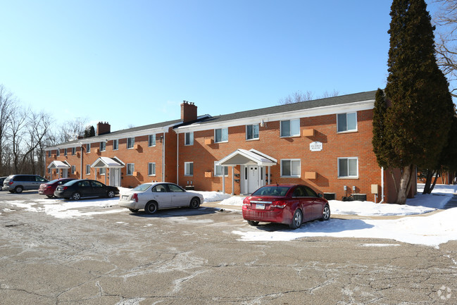 Building Photo - COLONIAL APARTMENTS