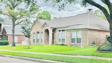 Building Photo - 3615 Huggins Way St