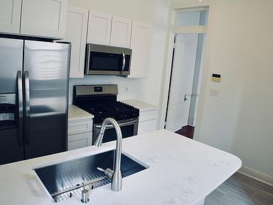 Foto del edificio - 733 Henry Clay Ave