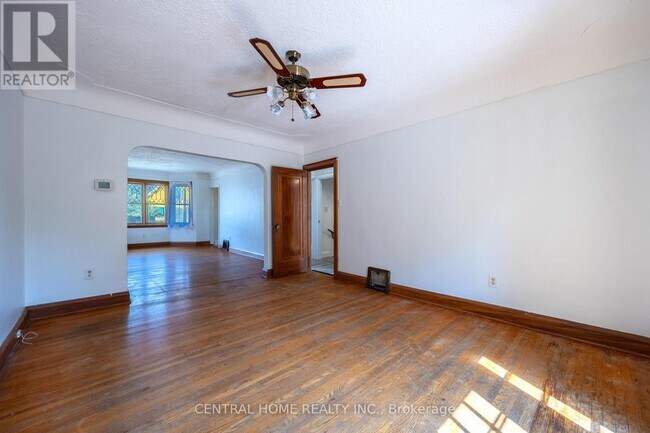 Building Photo - 1650 King St E