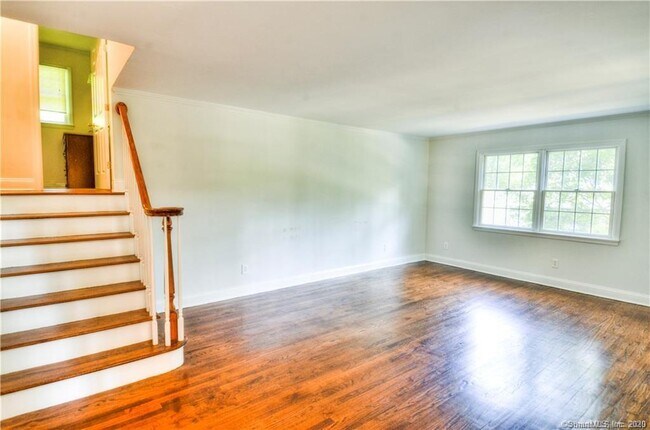 Foto del edificio - 68 Skyview Dr