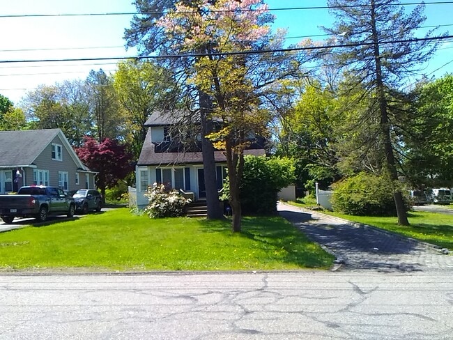 Building Photo - 12 Orchard St