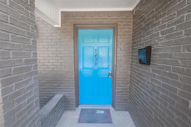 Foto del edificio - 5439 Pershing Ave