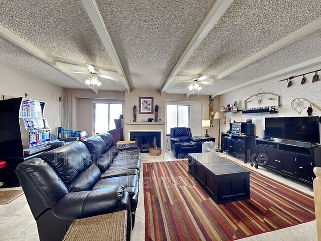 Building Photo - 1851 Montana Vista